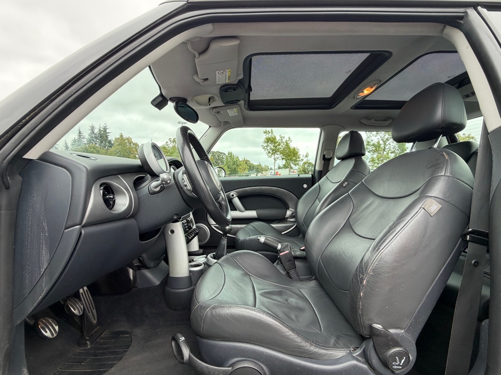 Photo 9 of this MINI COOPER
