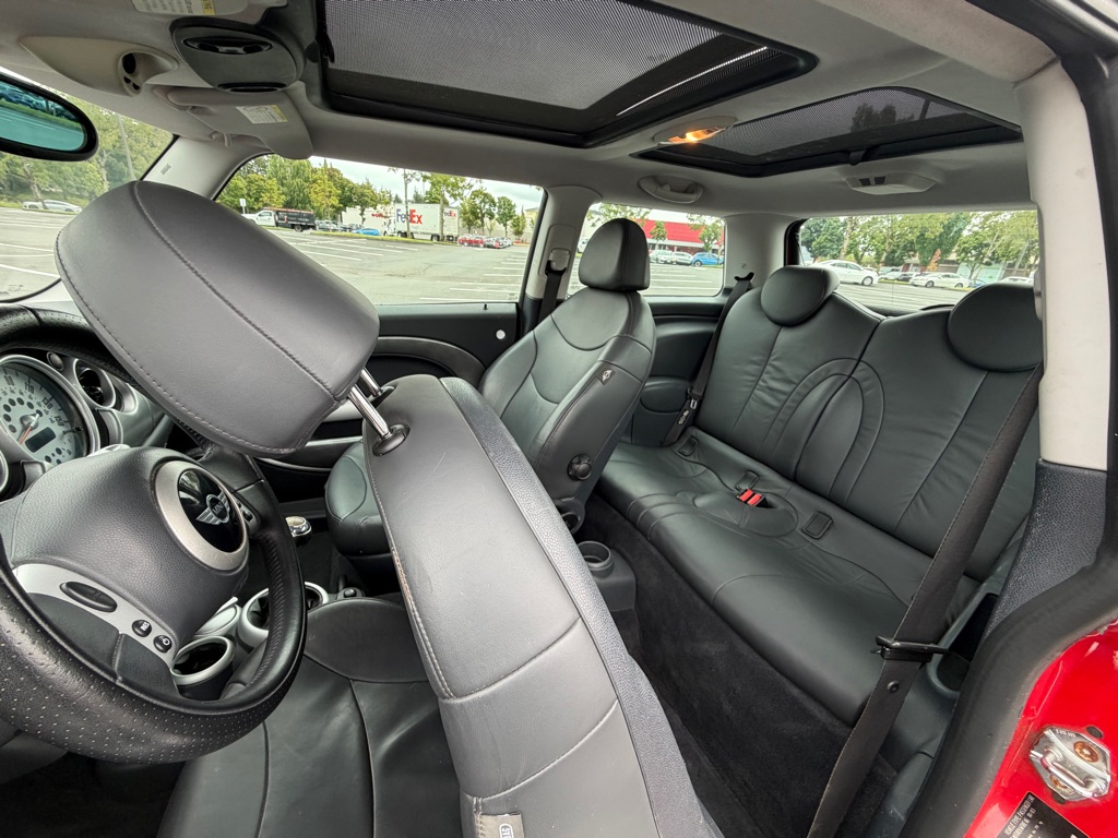 Photo 13 of this MINI COOPER