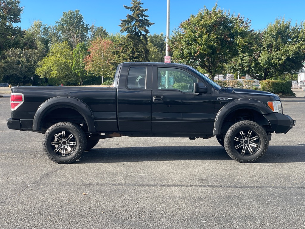 Photo 3 of this FORD F150