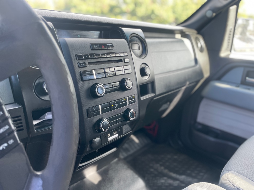 Photo 12 of this FORD F150