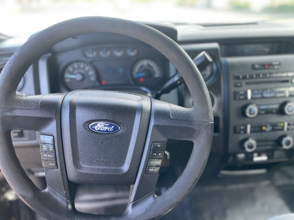 Photo 10 of this FORD F150