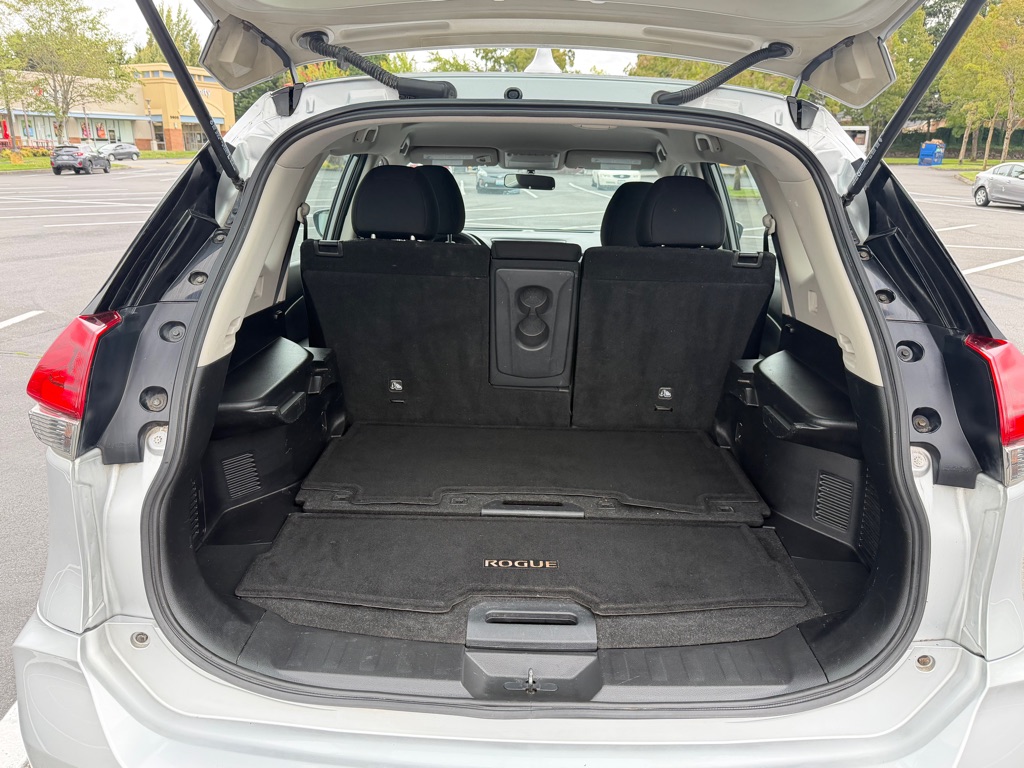 Photo 17 of this NISSAN ROGUE