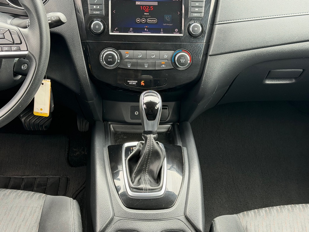 Photo 13 of this NISSAN ROGUE