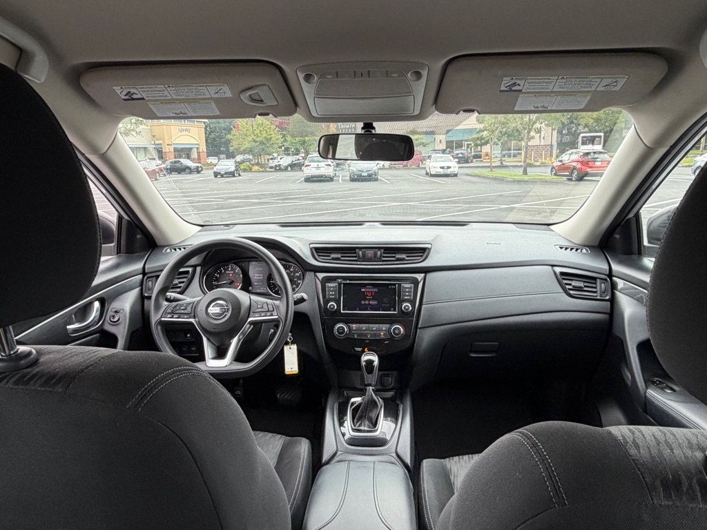 Photo 11 of this NISSAN ROGUE
