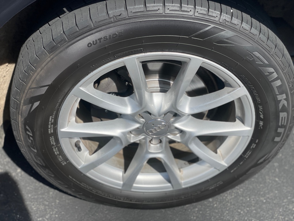 Photo 16 of this AUDI Q5