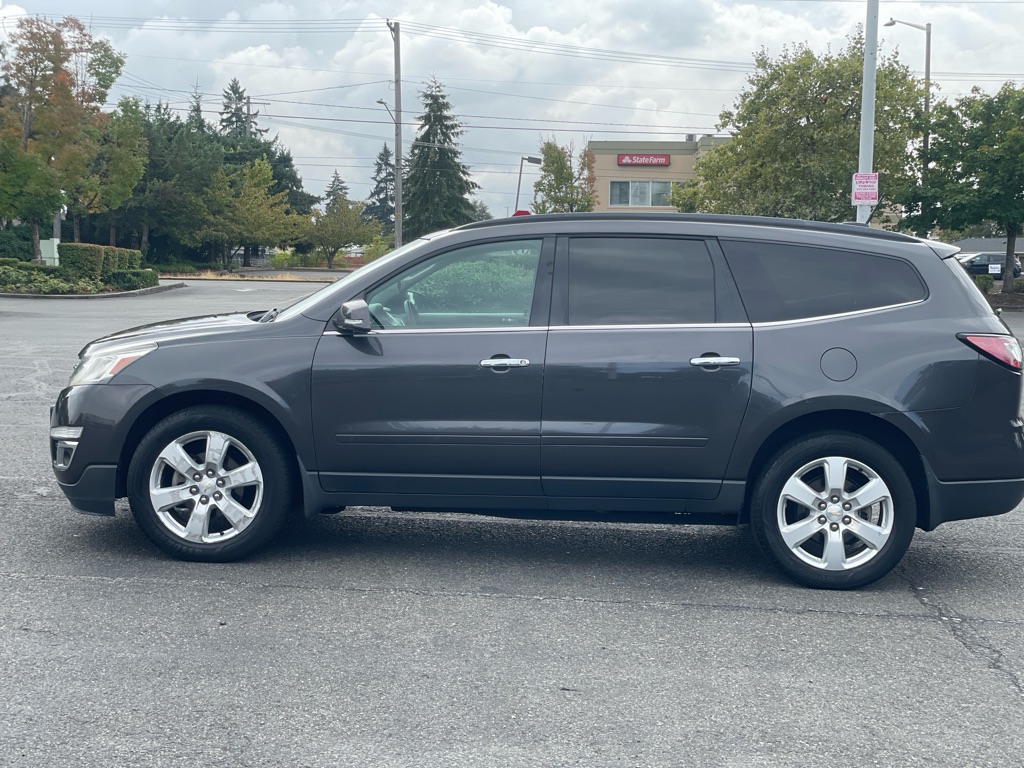 Photo 6 of this CHEVROLET TRAVERSE