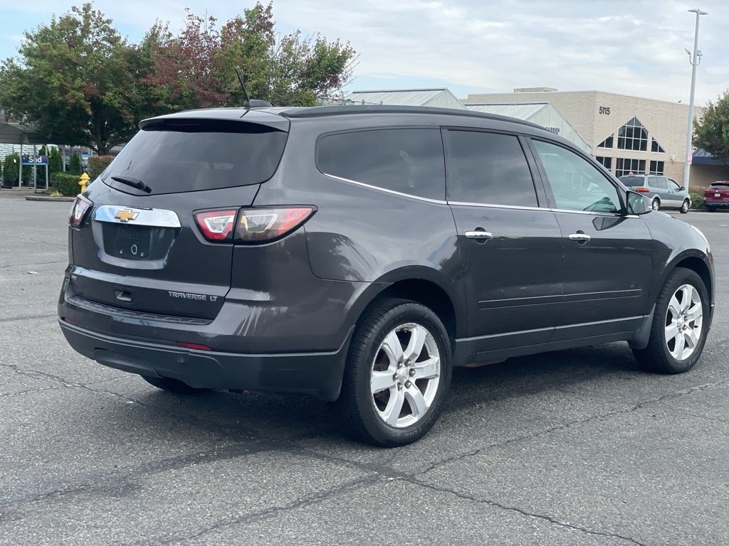 Photo 3 of this CHEVROLET TRAVERSE