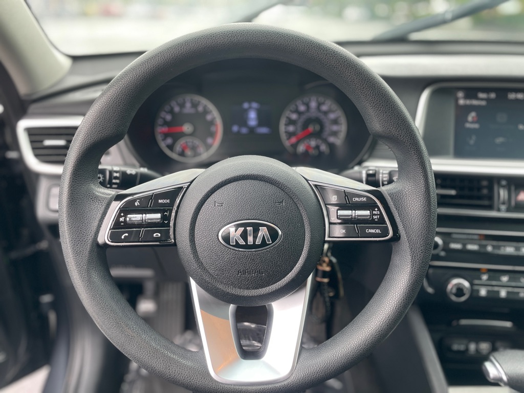 Photo 10 of this KIA OPTIMA