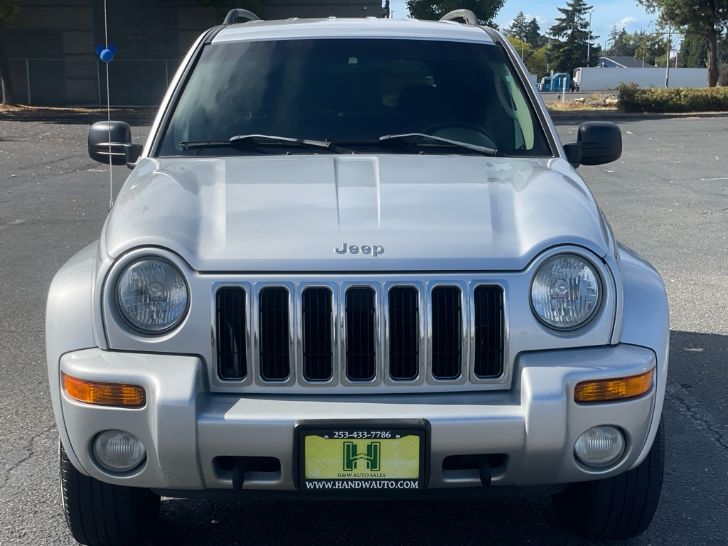Photo 8 of this JEEP LIBERTY