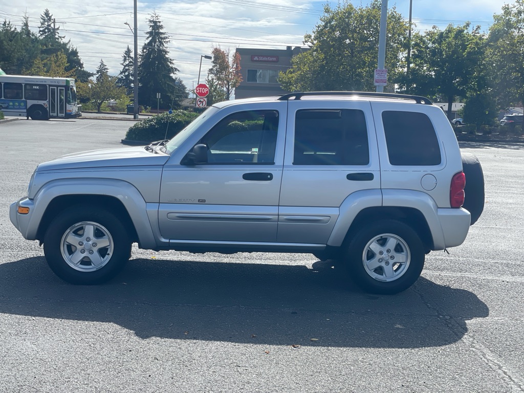 Photo 6 of this JEEP LIBERTY