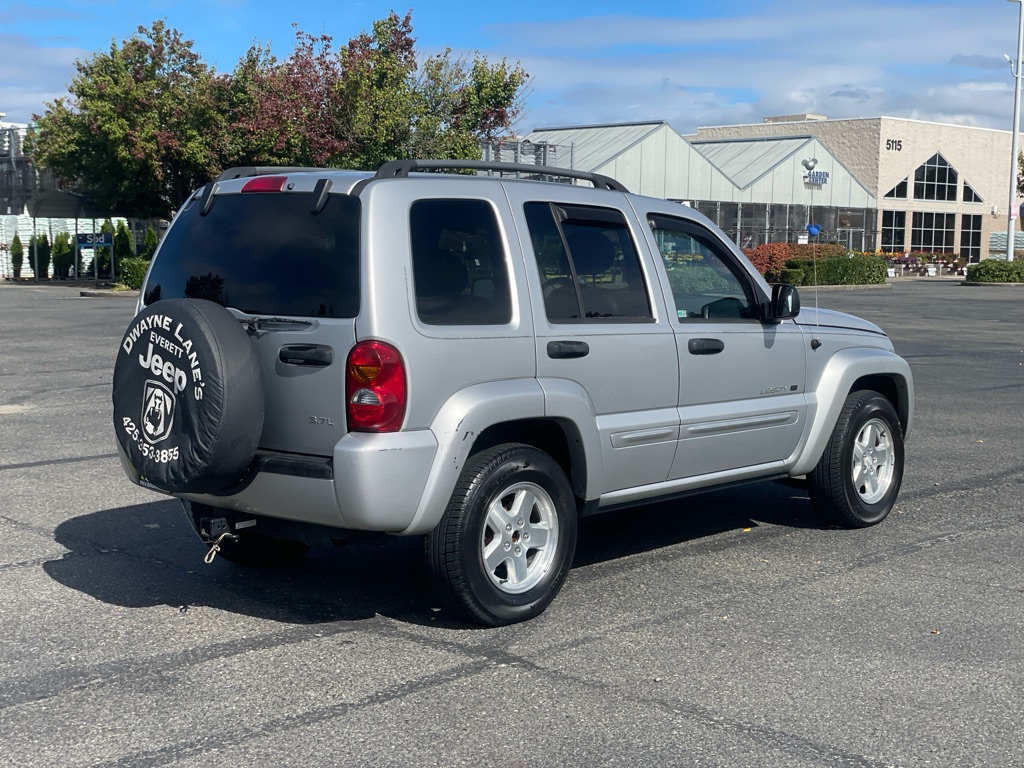 Photo 3 of this JEEP LIBERTY