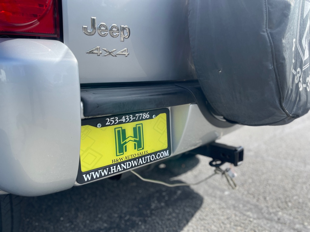 Photo 14 of this JEEP LIBERTY