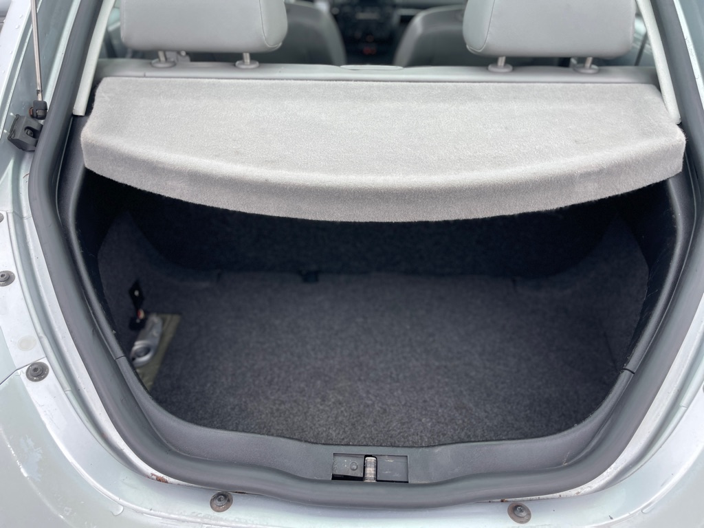 Photo 13 of this VOLKSWAGEN NEW BEETLE
