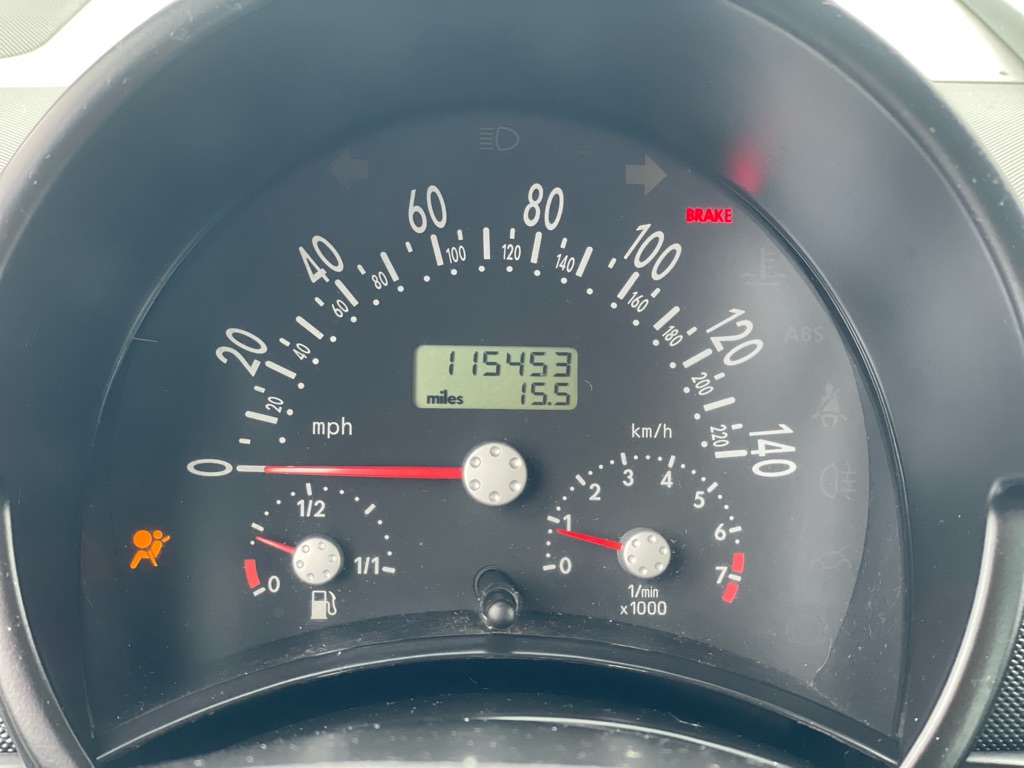 Photo 10 of this VOLKSWAGEN NEW BEETLE