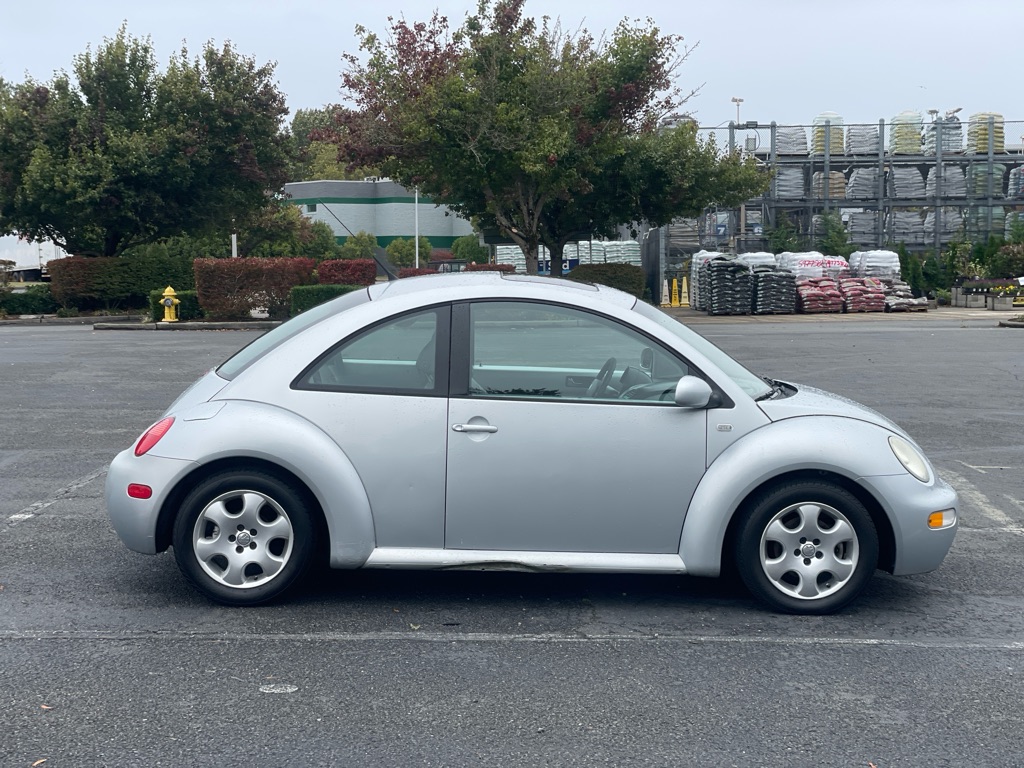 Photo 2 of this VOLKSWAGEN NEW BEETLE