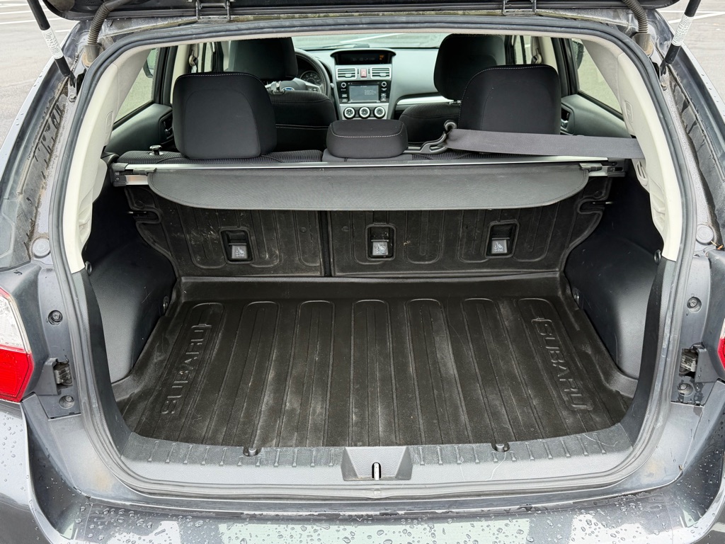 Photo 17 of this SUBARU IMPREZA
