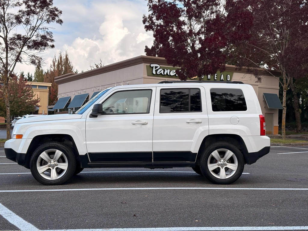 Photo 2 of this JEEP PATRIOT