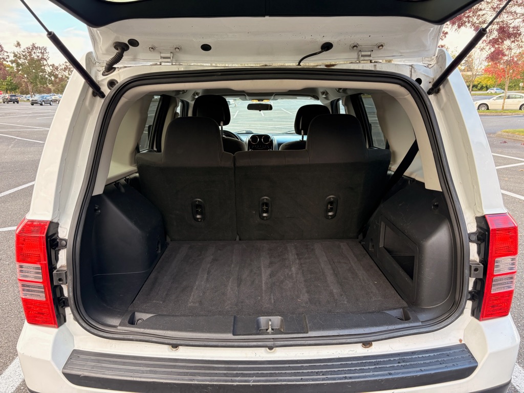 Photo 17 of this JEEP PATRIOT