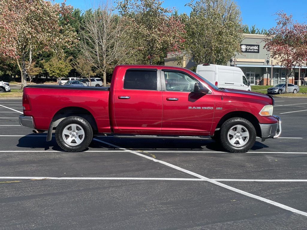 Photo 2 of this DODGE RAM 1500