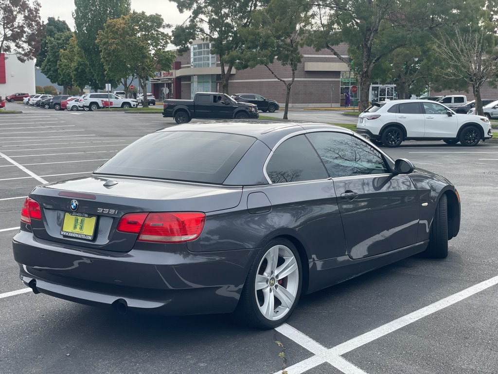 Photo 10 of this BMW 335