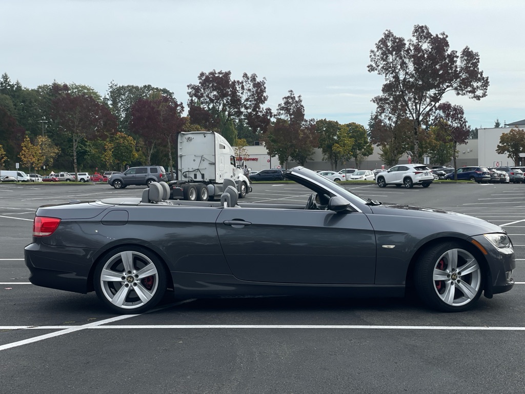 Photo 2 of this BMW 335
