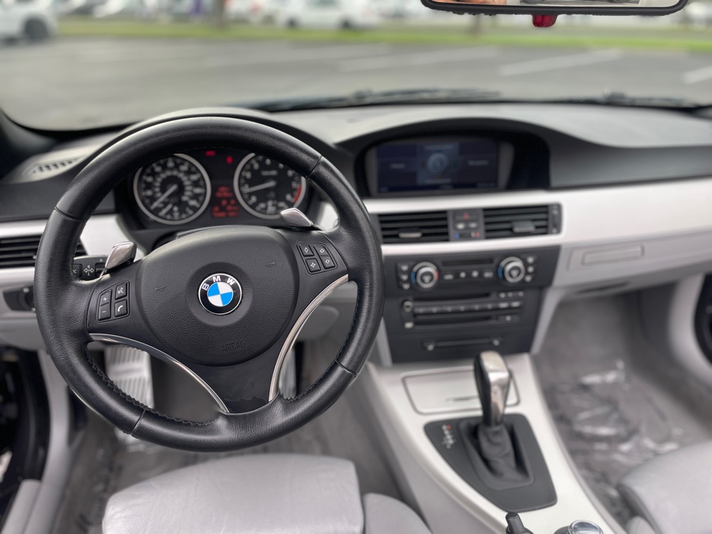 Photo 14 of this BMW 335