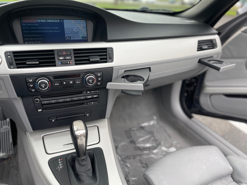 Photo 18 of this BMW 335