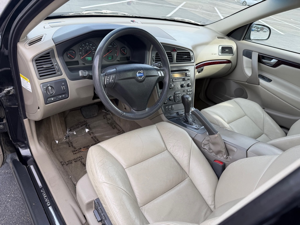 Photo 10 of this VOLVO S60