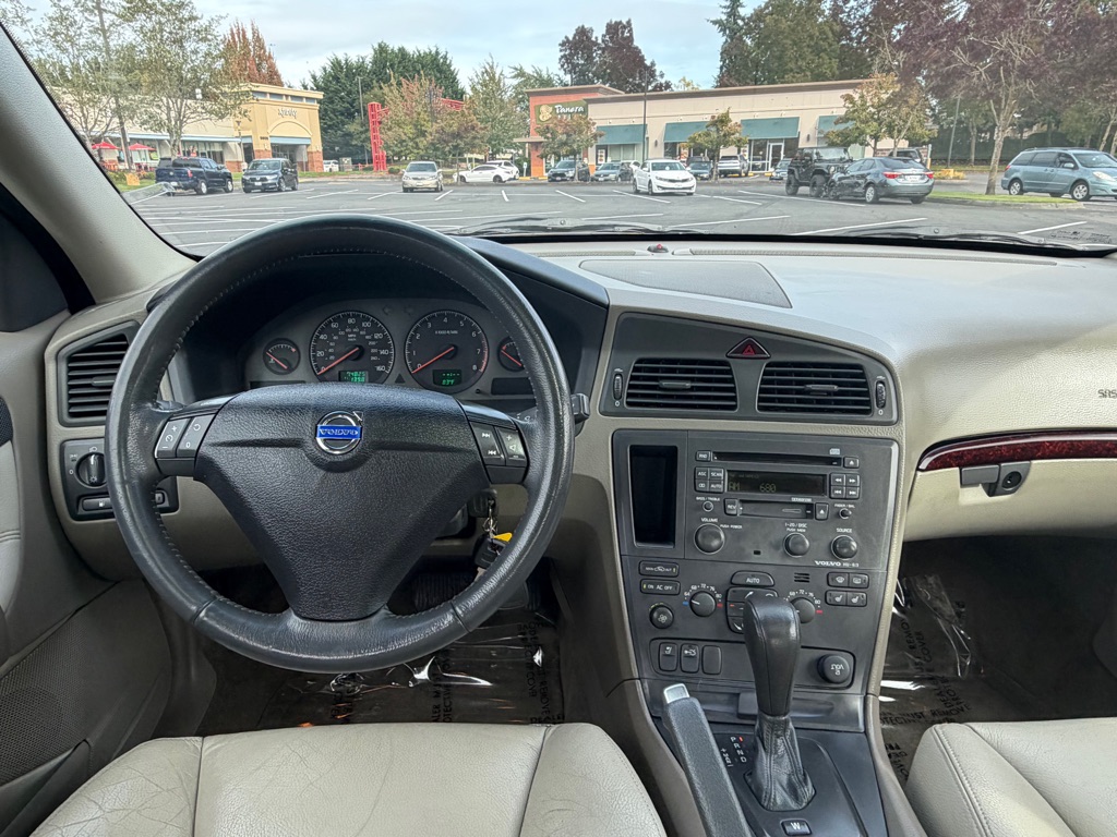 Photo 12 of this VOLVO S60