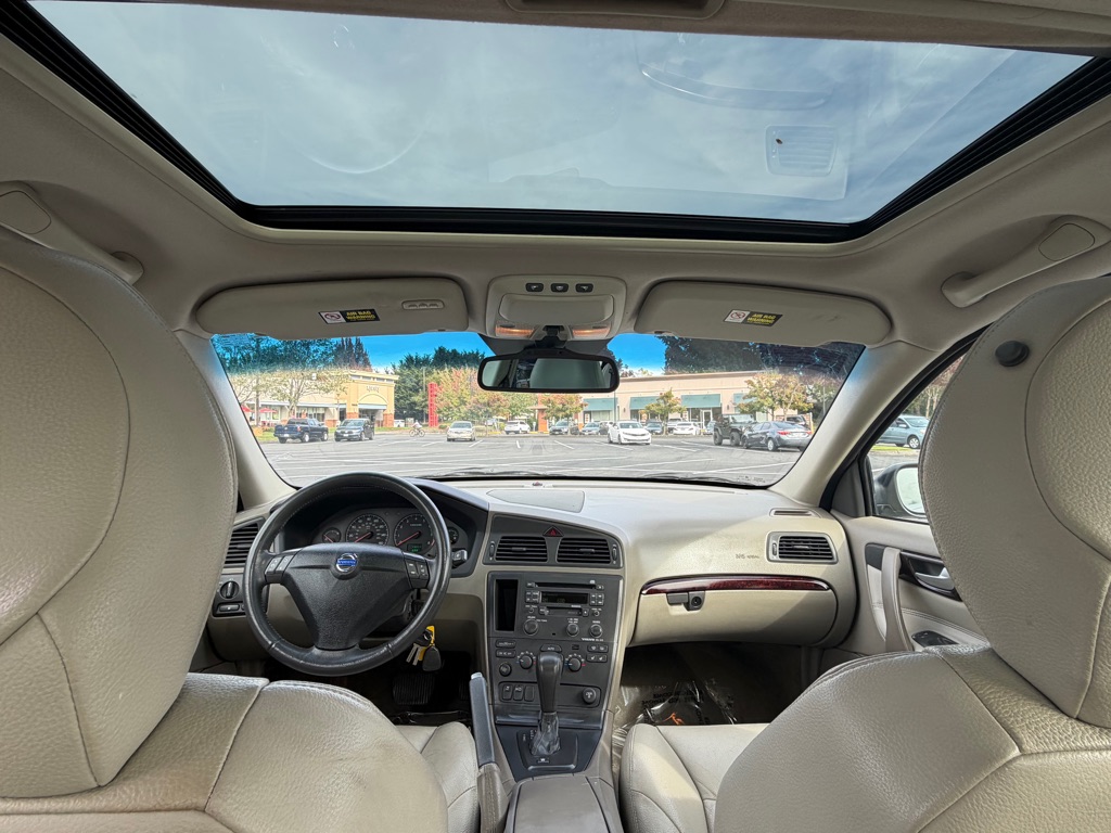Photo 11 of this VOLVO S60