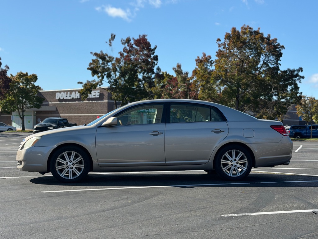 Photo 2 of this TOYOTA AVALON