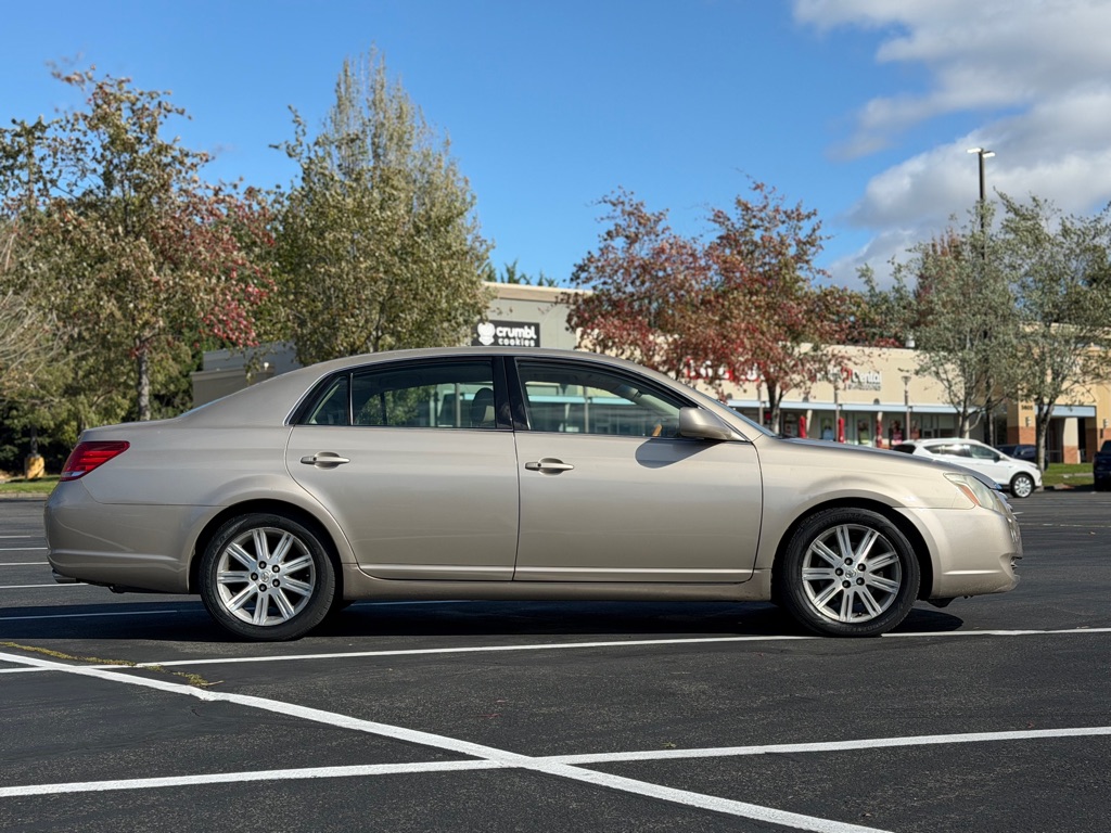 Photo 6 of this TOYOTA AVALON