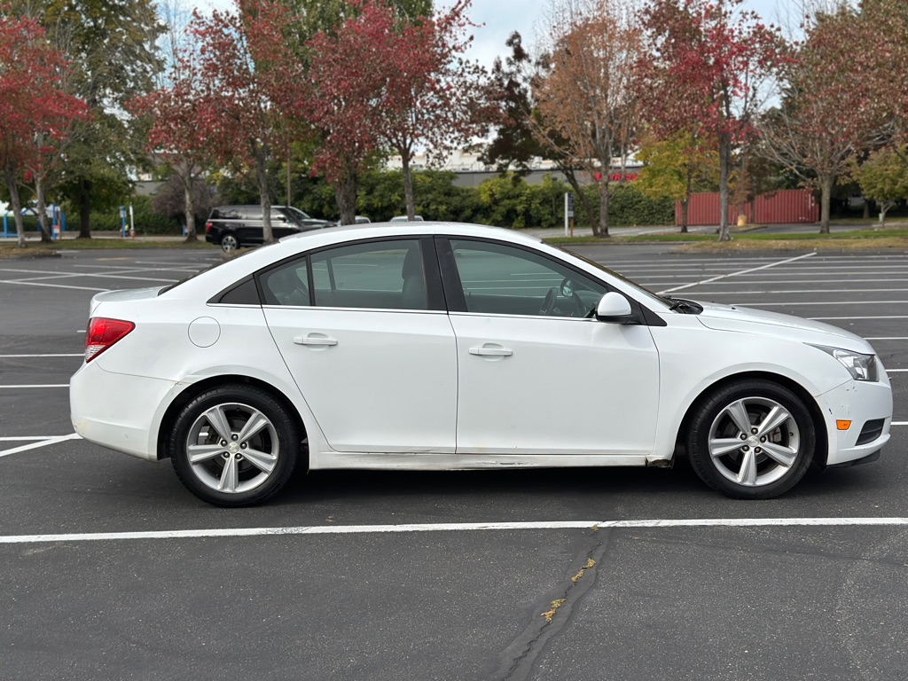 Photo 2 of this CHEVROLET CRUZE