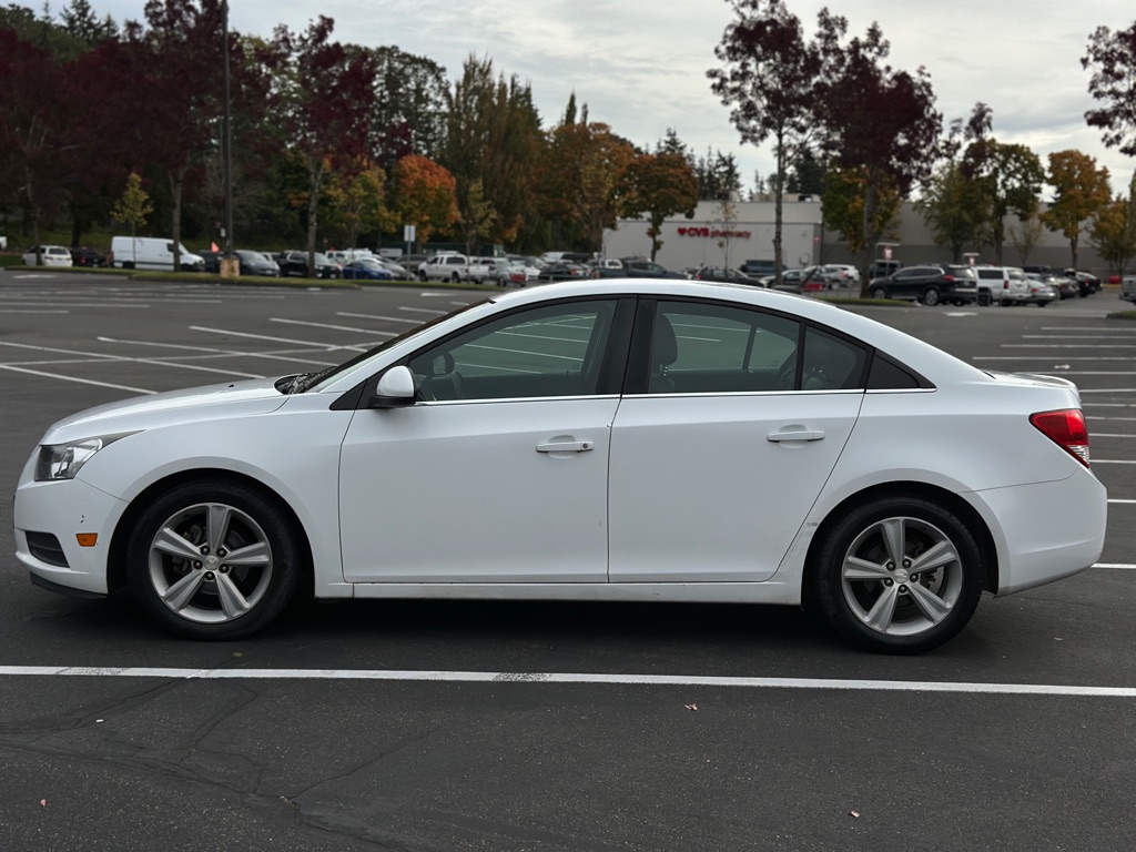 Photo 6 of this CHEVROLET CRUZE