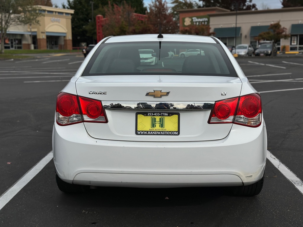 Photo 4 of this CHEVROLET CRUZE