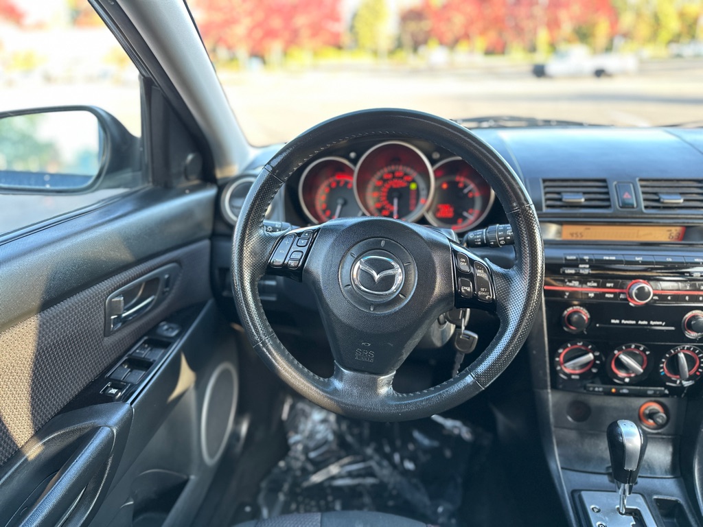 Photo 10 of this MAZDA 3