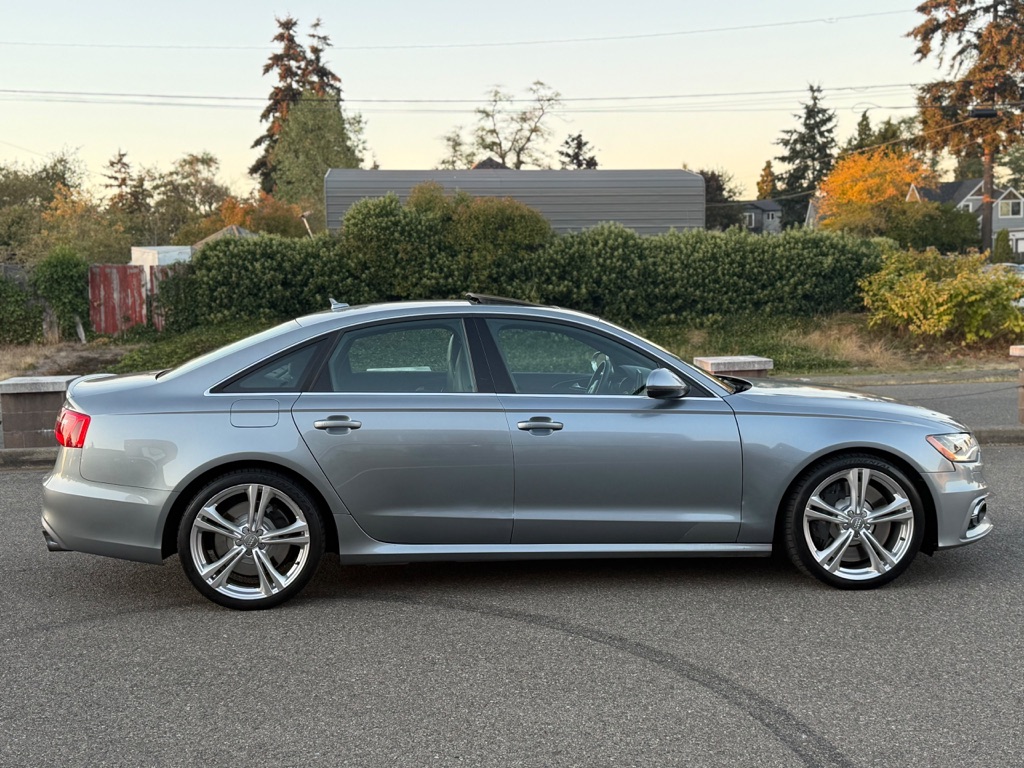 Photo 2 of this AUDI S6