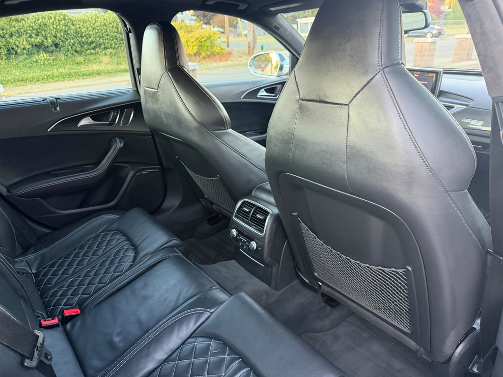Photo 17 of this AUDI S6