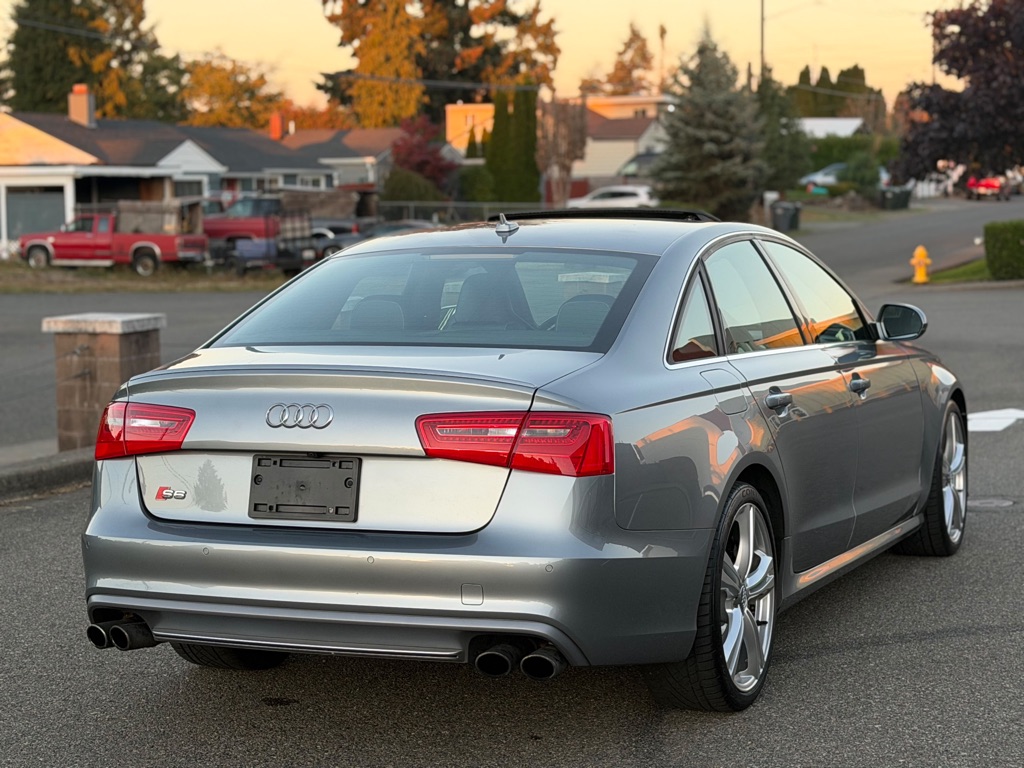 Photo 3 of this AUDI S6