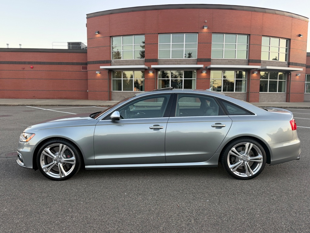 Photo 6 of this AUDI S6