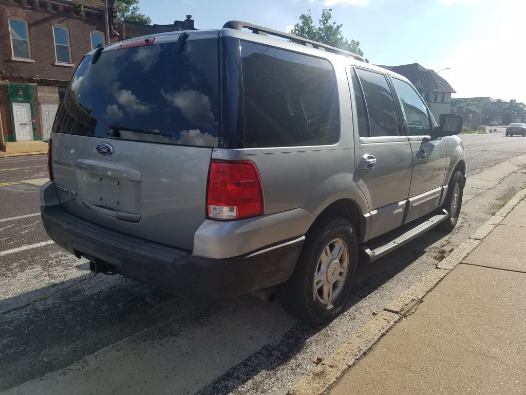 Photo 2 of this FORD EXPEDITION