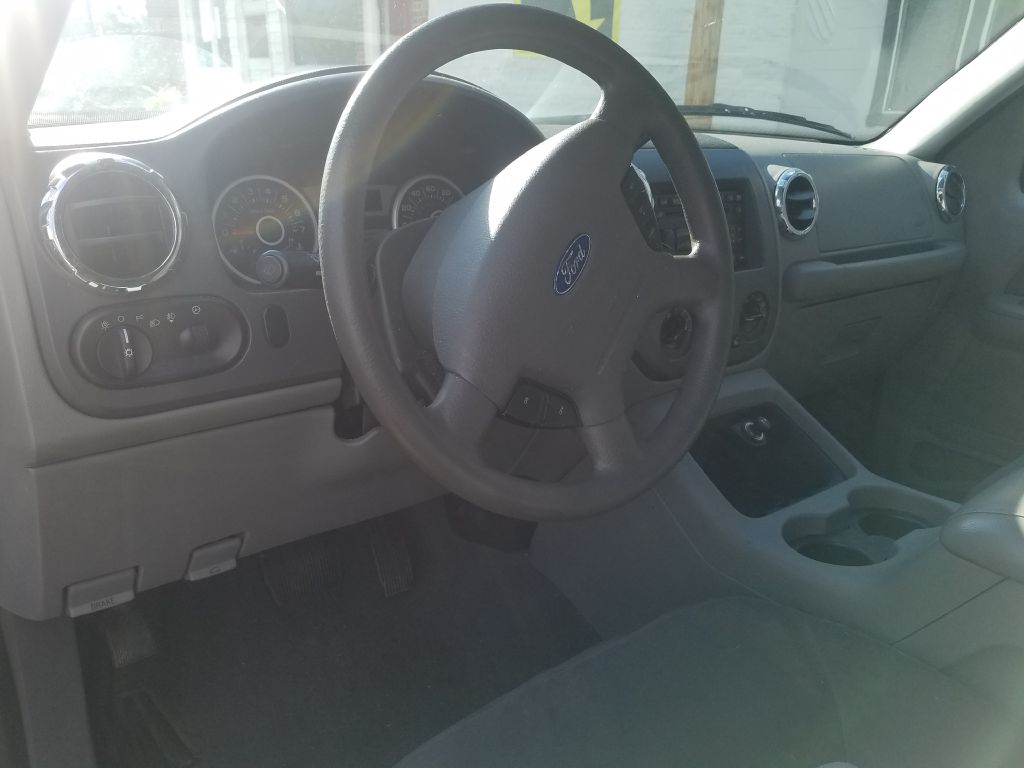 Photo 9 of this FORD EXPEDITION