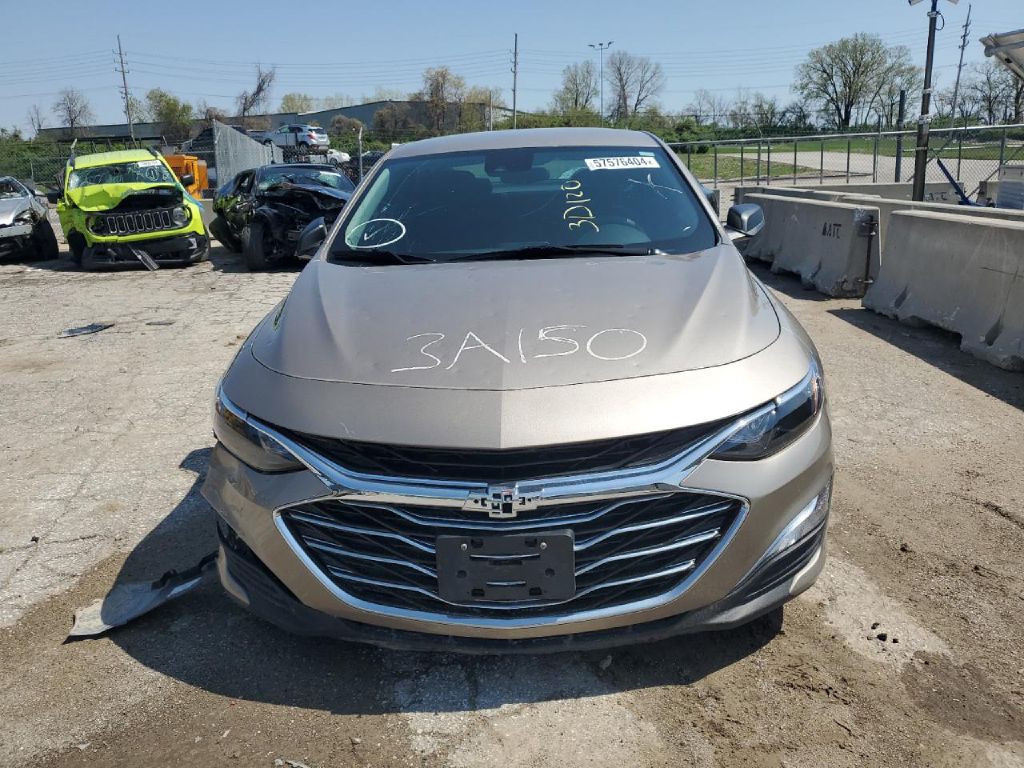 Photo 5 of this CHEVROLET MALIBU