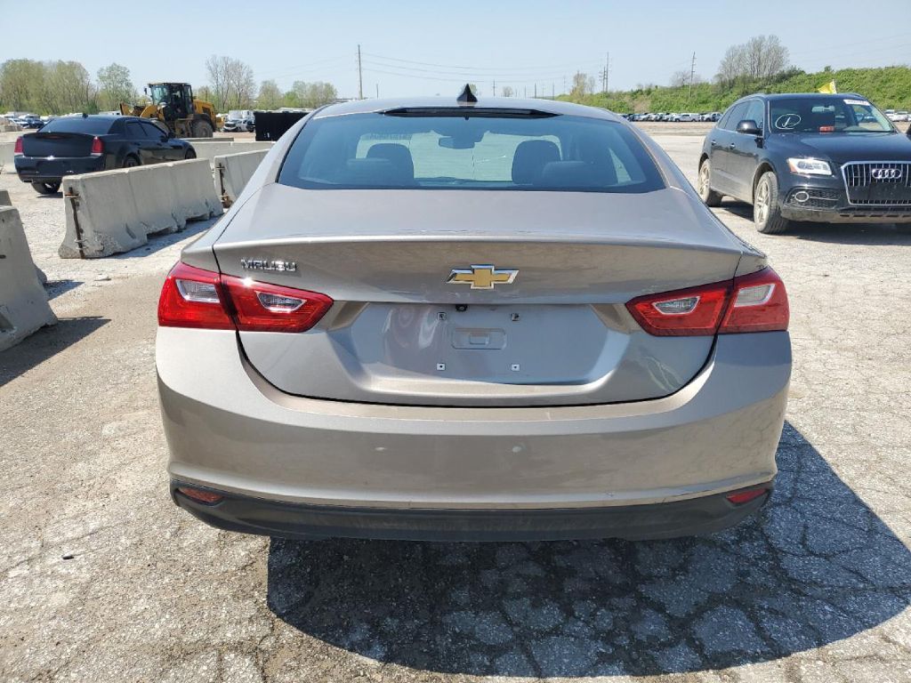 Photo 6 of this CHEVROLET MALIBU