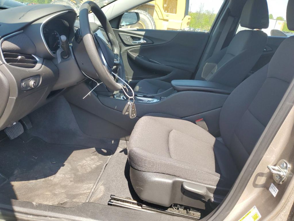 Photo 7 of this CHEVROLET MALIBU