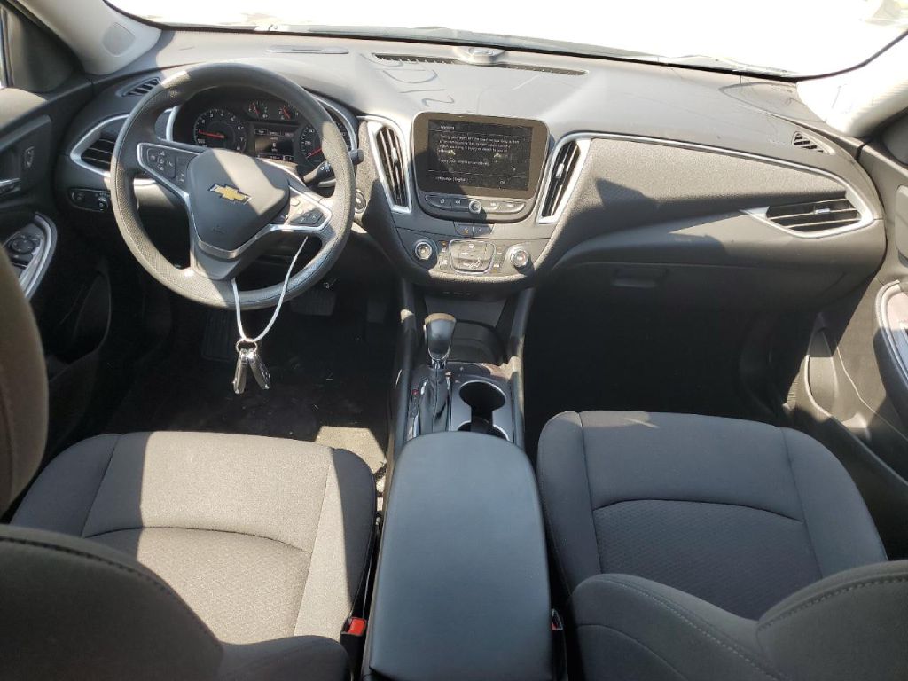 Photo 8 of this CHEVROLET MALIBU