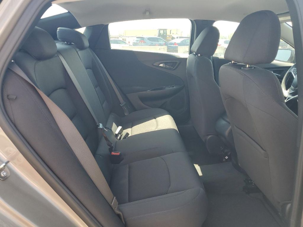Photo 10 of this CHEVROLET MALIBU