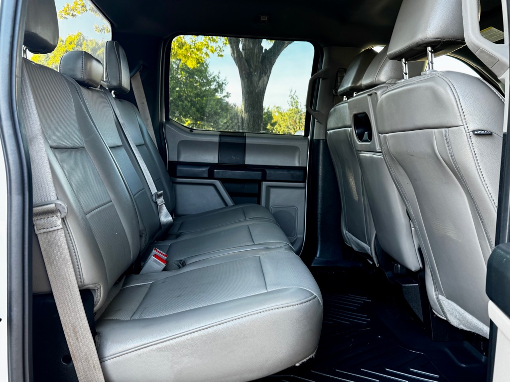 Photo 23 of this FORD F150