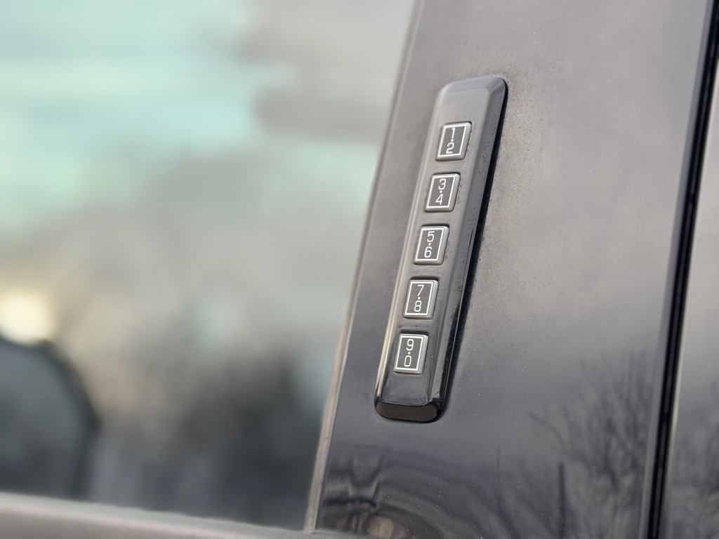 Photo 29 of this FORD F-150