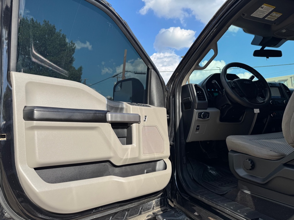 Photo 6 of this FORD F-150